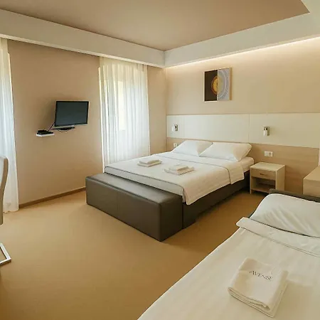Couette-café Neho 4*