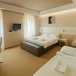 Nocleg ze śniadaniem Neho 4*