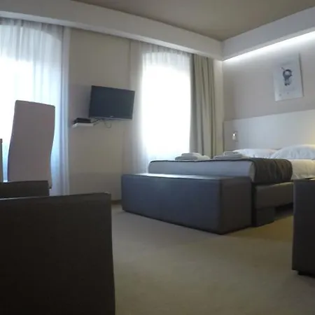 Neho 4* Cres