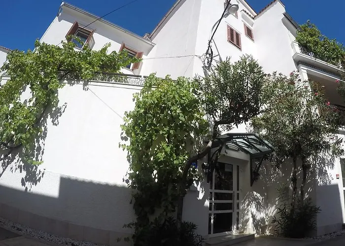 فندق مبيت وإفطار Neho 4*